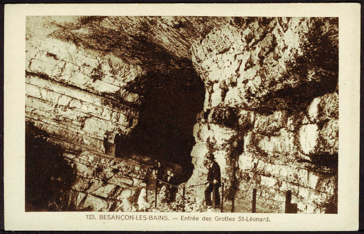 Entrée des grottes Saint-Léonard
