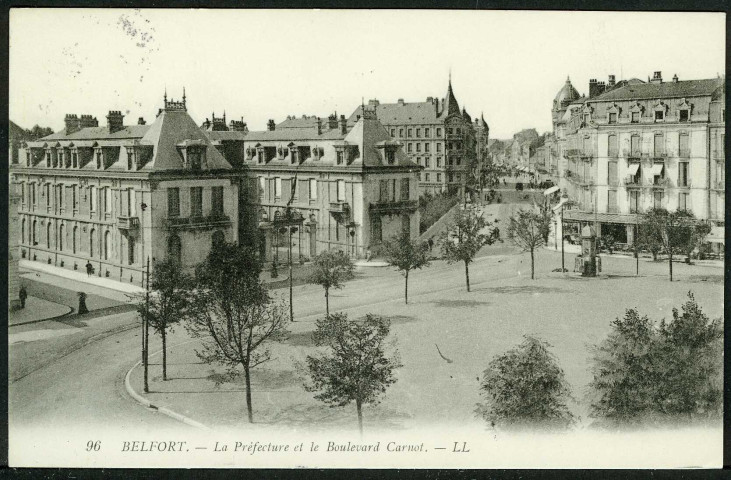 La préfecture et le boulevard Carnot