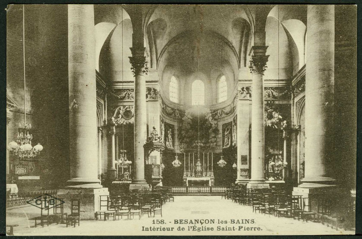 Intérieur de l'église Saint-Pierre