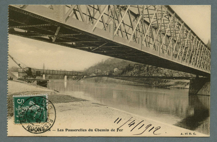 Les passerelles du chemin de fer