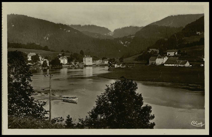 Lac-ou-Villers. Vue sur le col des Roches