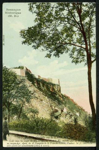 La citadelle vue de la route de Morre
