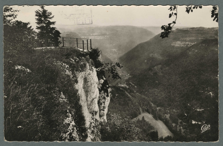 Belvédère de la Roche du Prêtre et Cirque de Consolation