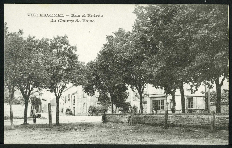 Rue et entrée du Champ de Foire