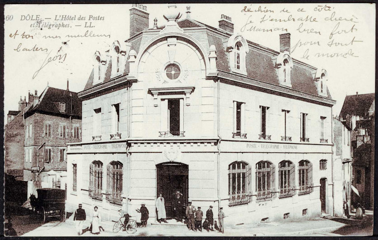 L'hôtel des postes et télégraphes