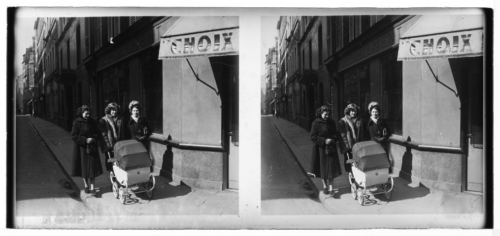Rue des rosiers, Denis dans son landau