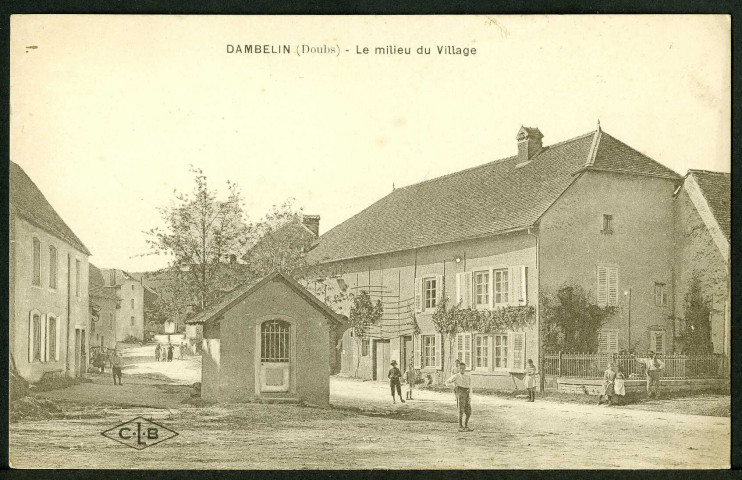 Le milieu du village