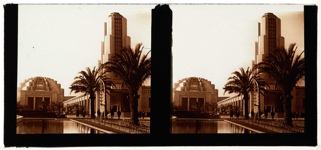 La cité des informations (bâtiment de l'entrée)