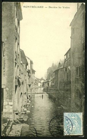 Derrière les voûtes