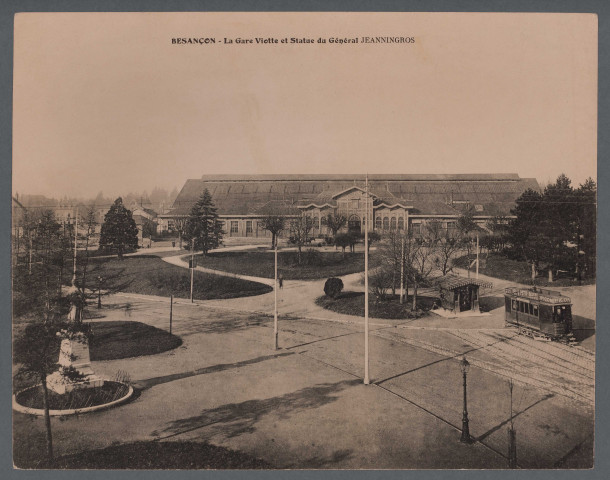 Besançon - La gare Viotte et la statue du général Jeanningros