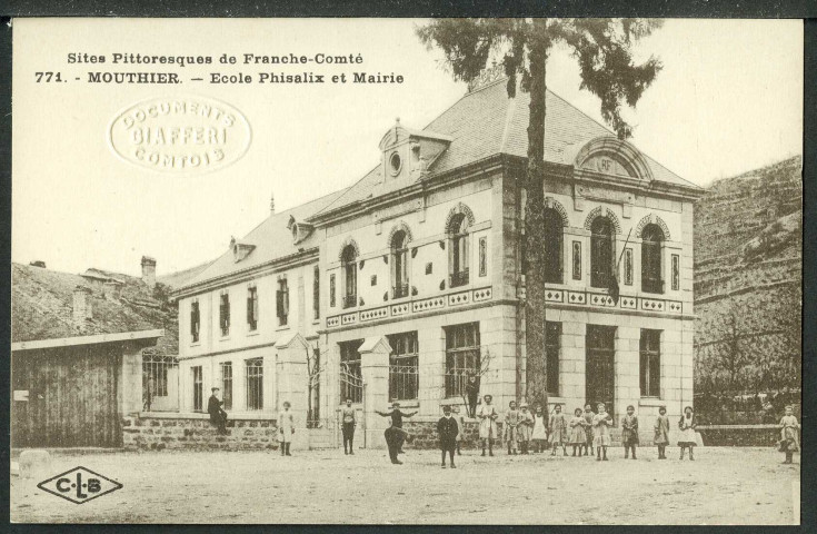 Ecole Philasix et la mairie