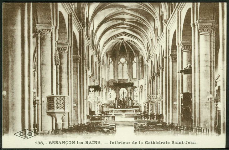 Intérieur de la cathédrale Saint-Jean