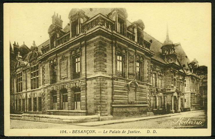 Le palais de justice, façade de la rue Sambin et rue du Palais