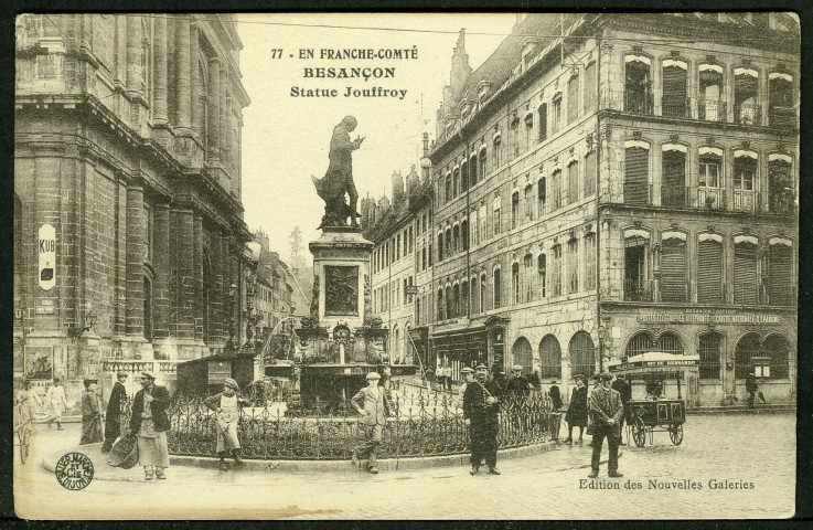 Vue de la statue du marquis de Jouffroy