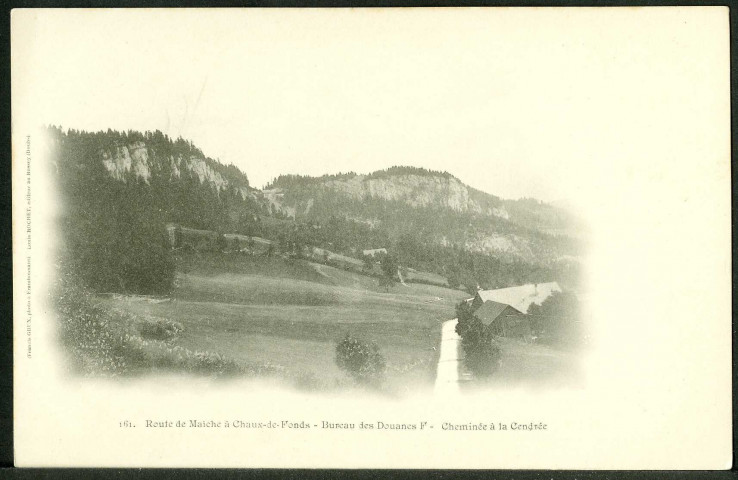 Route de Maîche à la Chaux-de-Fond, bureau des douanes françaises - cheminée à la Cendrée
