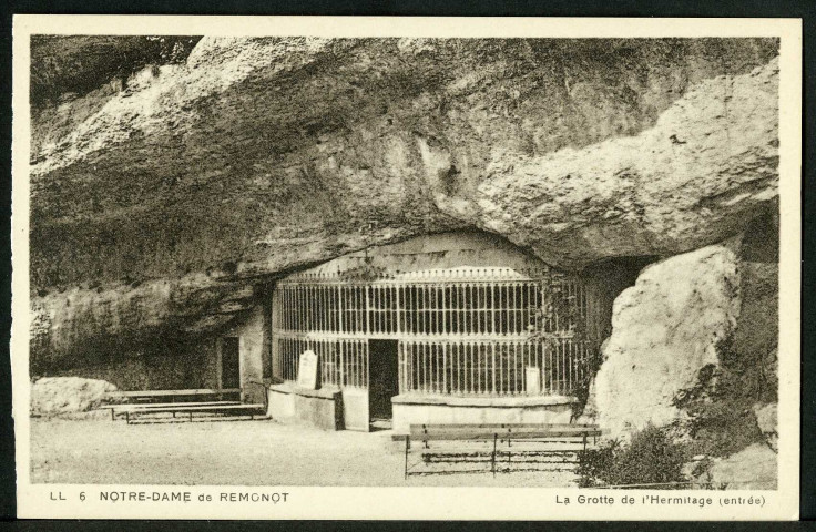 Entrée de la grotte de l'Hermitage