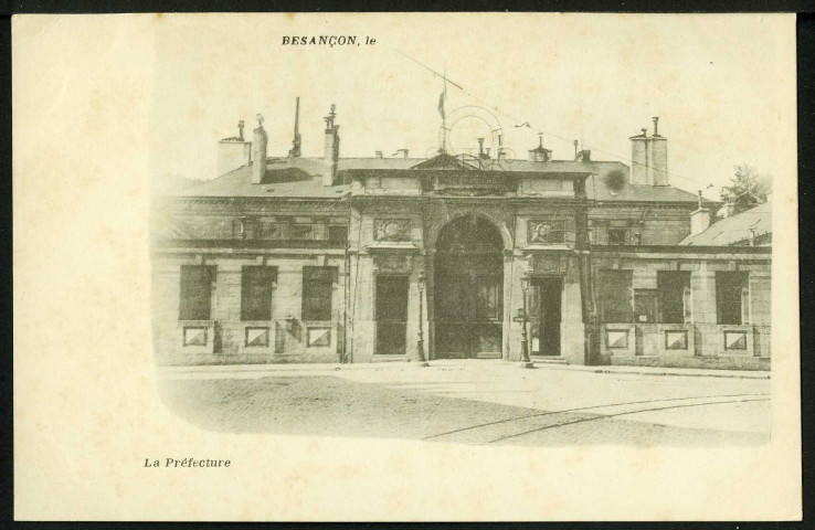Porte d'entrée de la préfecture