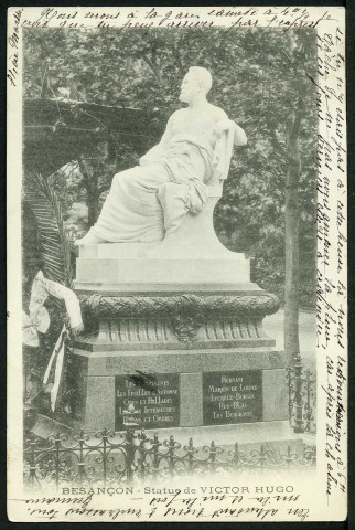 Vue de la statue Victor Hugo