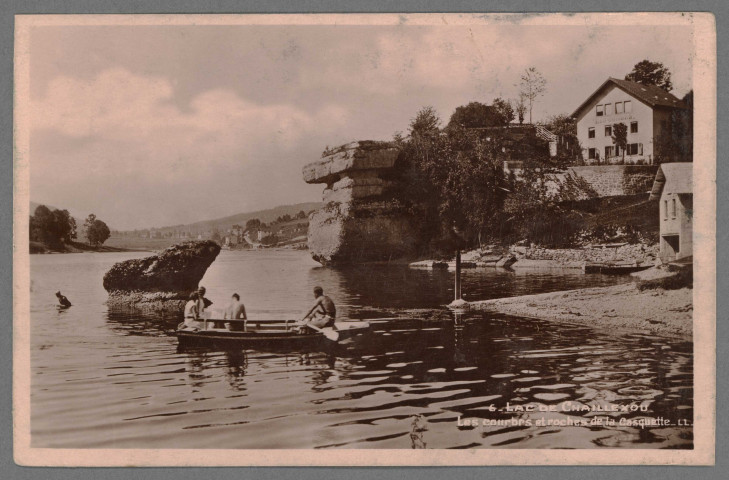 Lac de Chaillexou. Les courbes et roches de la Casquette