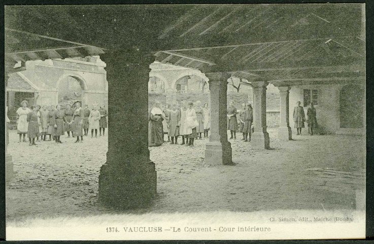 Le couvent, cour intérieure