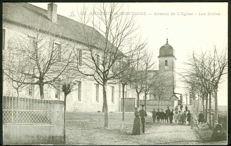 Avenue de l'Eglise, les écoles