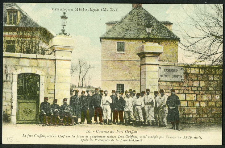 Porte d'entrée du fort Griffon, avec soldats