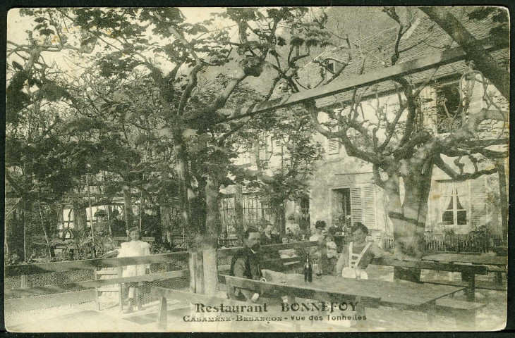 Restaurant Bonnefoy. Casamène Besançon. Vue des tonnelles