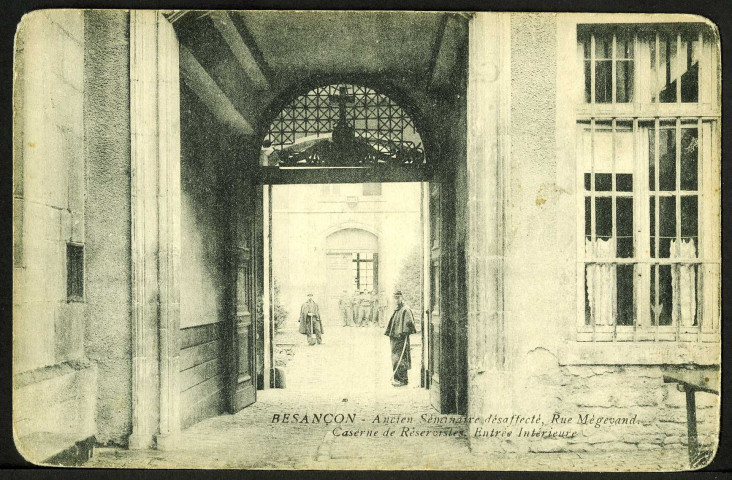 Ancien séminaire désaffecté, rue Mégevand, caserne de réserviste, entrée intérieure