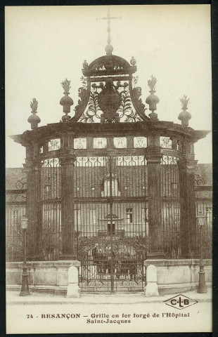 Grille en fer forgé de l'hôpital