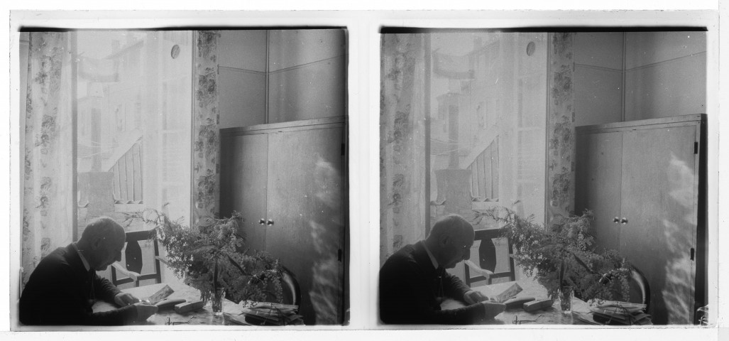 Autoportrait dans la chambre