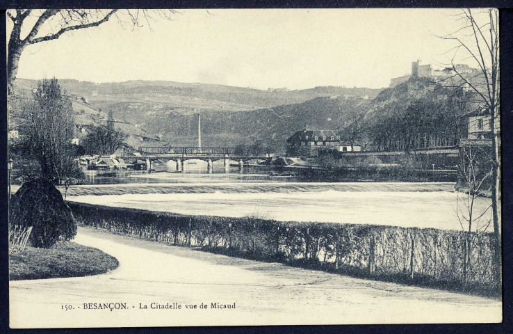 La citadelle vue de la promenade Micaud