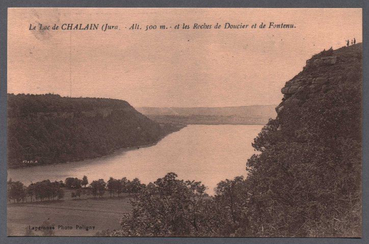 Le lac de Chalain et les roches de Doucier et Fontenu