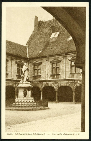 Vue de la statue du cardinal Granvelle