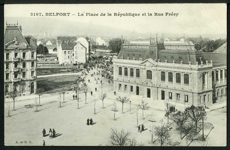 Place de la République et rue Fréry