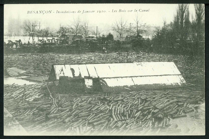 Amoncellement de bois sur le canal Saint-Paul, inondations 1910