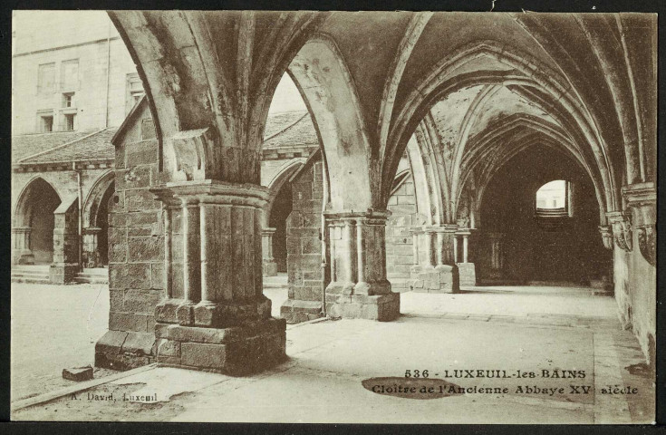 Cloître de l'ancienne abbaye