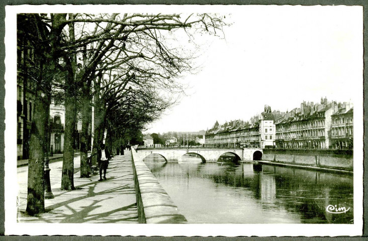 Les quais et le pont Battant en aval du pont Battant