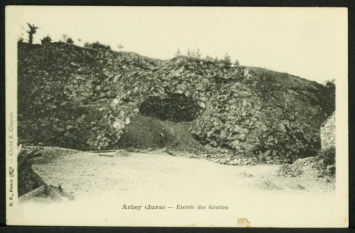 Entrée des grottes